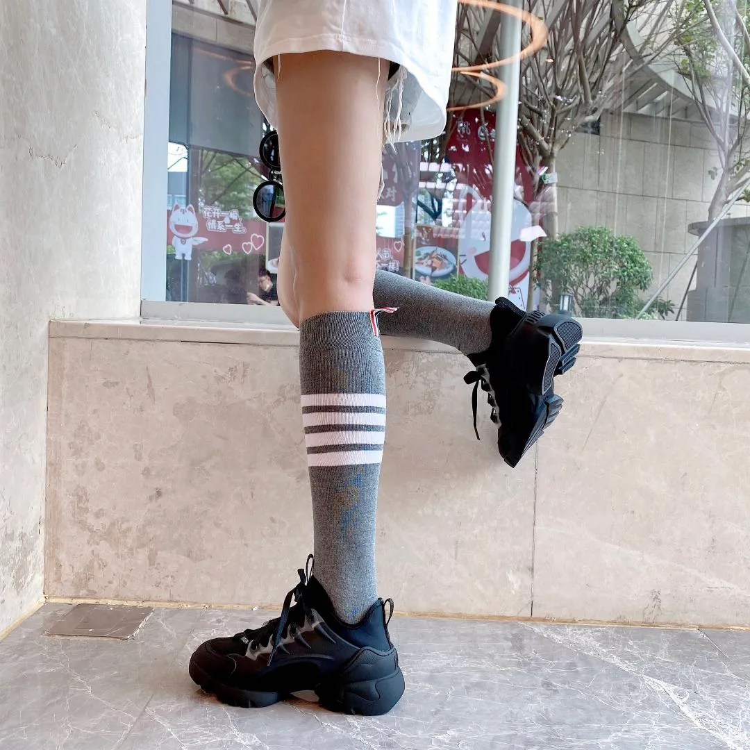 👟👟Ex-factory price 460 👟👟 Women’s Shoes Women’s Clothing DiorDior High-End Version Super Popular Dior Dad Shoes-Crusie “J’DIOR 2020ss The new product created at the first major show of Paris Fashion Week in spring "As long as you buy this noble elegance, it will be yours." The new series is inspired by Dior's chief designer to cleverly combine the webbing on the dress with elegance on the perfect shoe shape. Super classic and good-looking. The original last is the most perfect last shape. Customized original material: imported silk cowhide with soft original customized Lycra surface. The best fabric on the market. 1:1 molded original film combination. The inner cowhide feet are perfect! Sizes 35-41, welcome to compare with the real ones